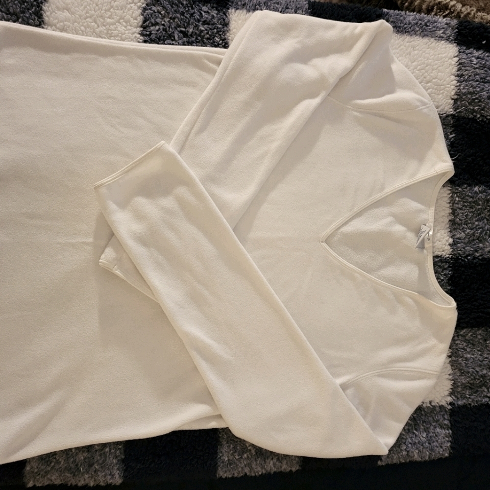 Long sleeve white warm top.